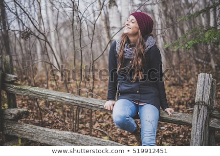 Zdjęcia stock: Autumn Woman In Fall Time Of November Month