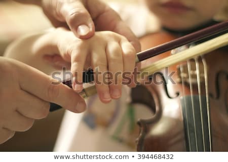 Foto stock: Gift And Violin
