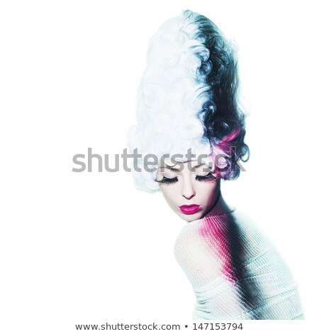 [[stock_photo]]: Oiffeur · professionnel · avec · mannequin · au · salon · de · luxe