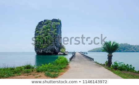 Stockfoto: Ao Talo Wow Split Rock Formation Koh Tarutao Island Thailand