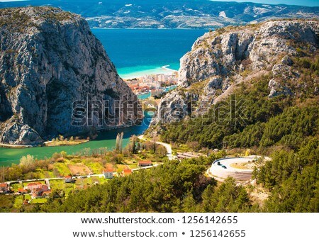 Cetina River Canyon And Mouth In Omis View From Above Foto stock © xbrchx