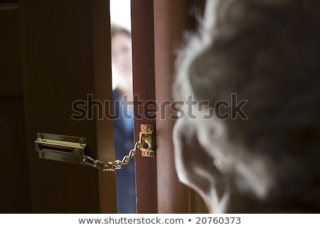 Door Security Chain Foto stock © EdBockStock