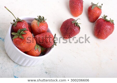 Close Up Strawberry On Old Watercolor Plate Stockfoto © fotoscool