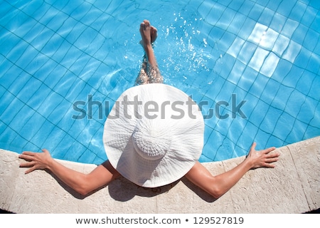 Foto stock: Summer Vacation Happiness And Relax In Swimming Pool