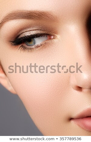 Foto stock: Bright Blue Eye Evening Make Up Beautiful Woman Portrait