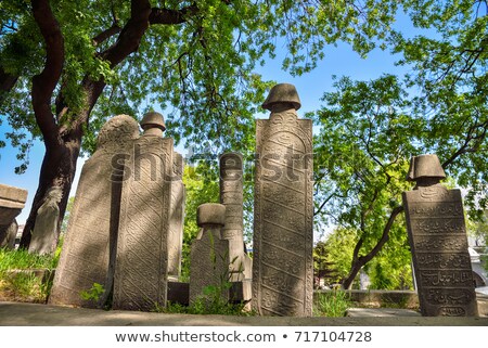 Foto stock: A Ottoman Gravestone And Eyup Sultan Mosque At Eyup Istanbul