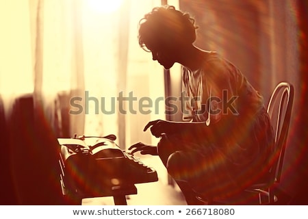 Foto stock: Ujer, · con, · máquina · de · escribir