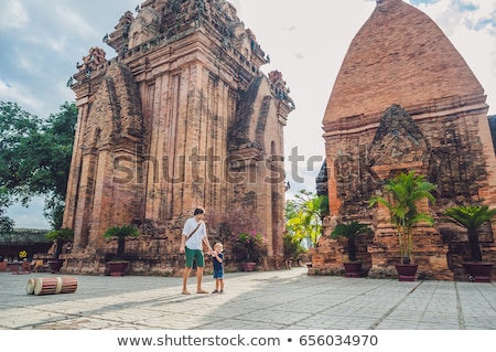 Foto stock: Toddler Boy Tourist In Vietnam Po Nagar Cham Tovers Asia Travel Concept