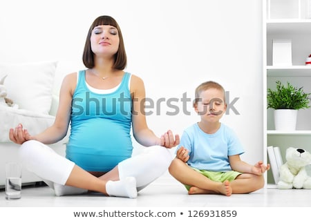 Foto stock: Happy Pregnant Woman Is Engaged In Fitness