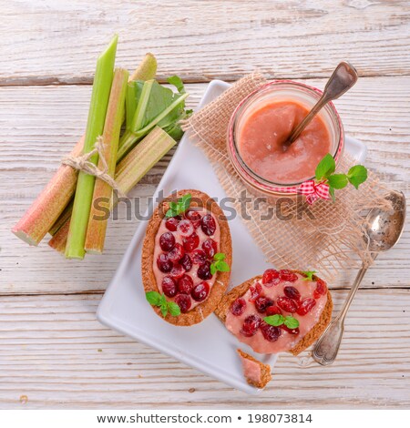 Rhubarb Tartelette With Cranberry Foto stock © Dar1930