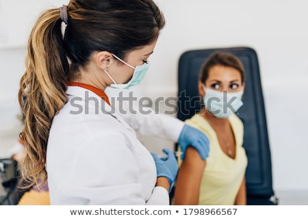 Stock fotó: A Flu Shot In Arm