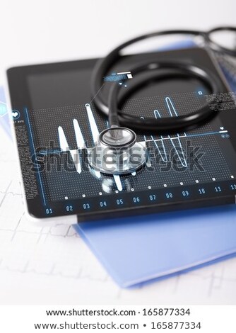 Foto d'archivio: Tablet Pc And Stethoscope