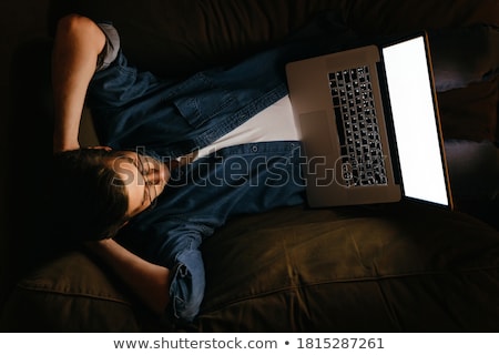 Foto stock: Omem · sem · dormir · com · laptop