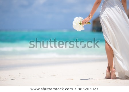 Foto d'archivio: Young Bride On The Beach