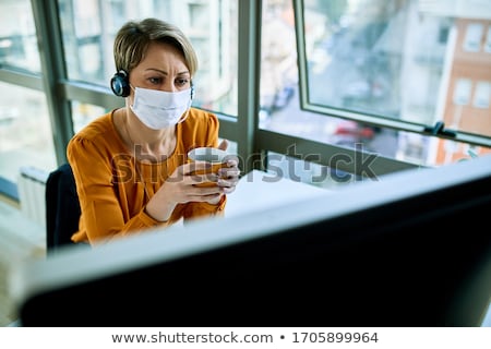 [[stock_photo]]: Reading E Mails