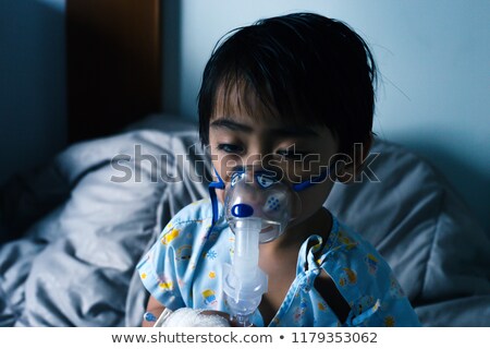 Foto d'archivio: A Kid With Lung Disease