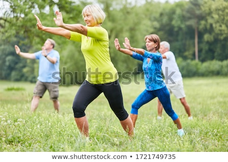 [[stock_photo]]: Emme · aînée, · faire, · tai · chi · yoga, · exercice