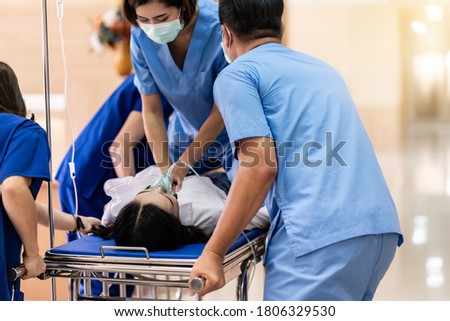 Medical Team Resuscitating A Patient Imagine de stoc © vichie81