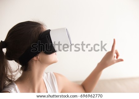 Zdjęcia stock: 3d Teenager Playing A Augmented Reality Game With Mobile