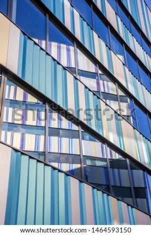 Foto stock: Modern Architecture With Reflecting Windows In Leuven