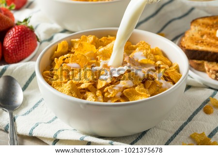 Foto stock: Corn Flakes With Milk And Fresh Fruit