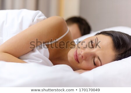 Stockfoto: Wee · Jonge · Vrouwen · Die · In · Wit · Bed · Slapen