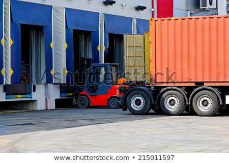 Imagine de stoc: Forklift At Loading Bay