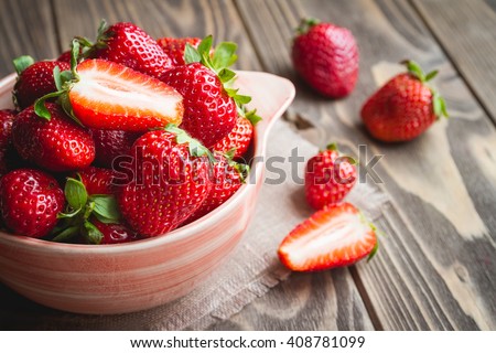 Stock fotó: Organic Strawberries On Rustic Linen Background