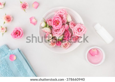 Zdjęcia stock: Pink Roses In Bowl