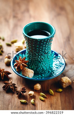 Foto d'archivio: Authentic Blue Dishware Masala Tea