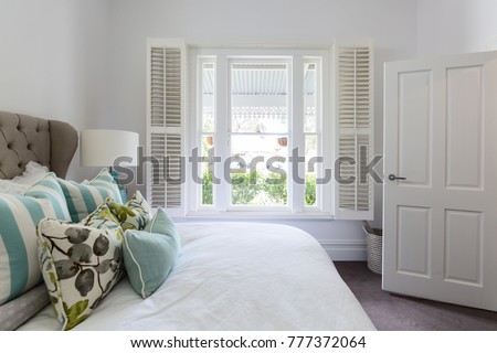 Foto stock: Window With Shutters