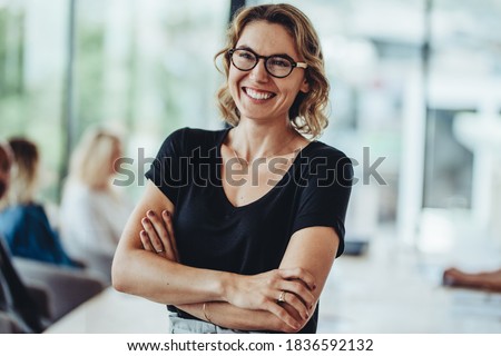 Foto stock: Colleagues Brainstorming In Office