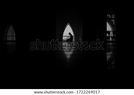 Foto stock: Religious Muslim Man Praying Inside The Mosque