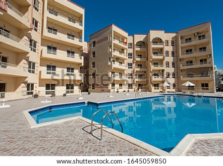 Foto stock: Large Swimming Pool In The Hotel Complex