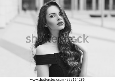Stock foto: Closeup Beauty Portrait Of A Woman With Classy Makeup Look And Perfect Skin Brunette Girl With Long