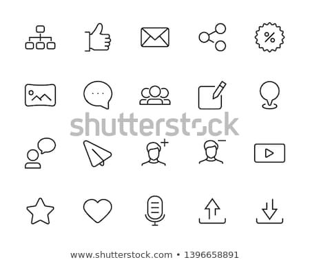 Foto d'archivio: Global Customer Feedback Line Icon