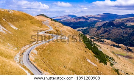 Stockfoto: Transalpina The Highest Altitude Road Crossing The Caphatian Mou