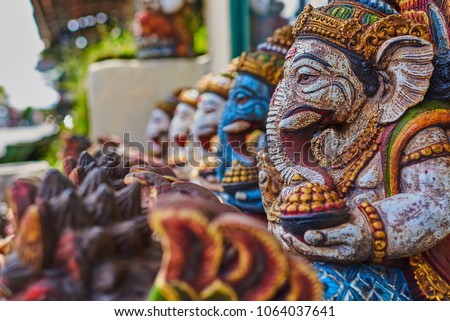 Zdjęcia stock: Typical Souvenir Shop Selling Souvenirs And Handicrafts Of Bali At The Famous Ubud Market Indonesia