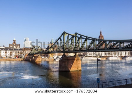 Foto stock: Old Historic Bridge Eiserner Steg In Frankfurt Am Main Germany