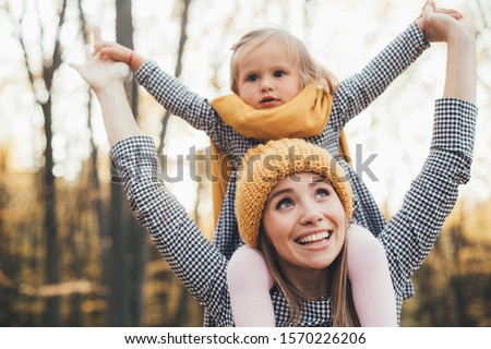 Stock fotó: Image Of Two Happy Women Wearing Hats And Scarfs Holding Takeawa