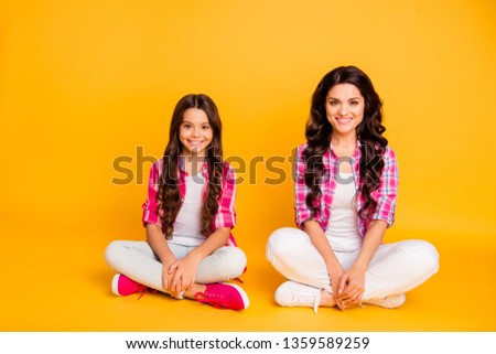 Foto stock: Full Length Photo Of Amazed Cute Woman With Curly Hair In Dress