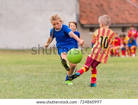 [[stock_photo]]: Blond Girl Playing