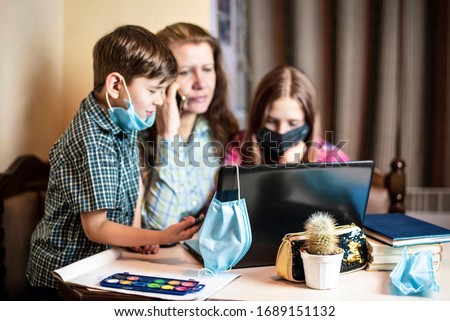 ストックフォト: Student Working From Home Because School Is Closed Due To Coronavirus