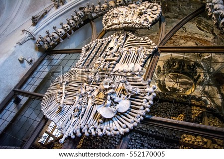 Zdjęcia stock: Human Skulls And Bones In Sedlec Ossuary Kostnice Cemetery Church Of All Saints In Sedlec Kutna Ho