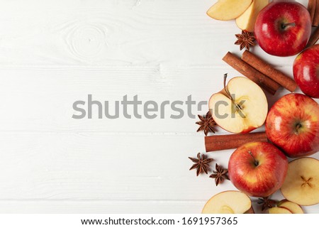 Zdjęcia stock: Cinnamon Sticks And Anise Star Closeup On White Wood Background