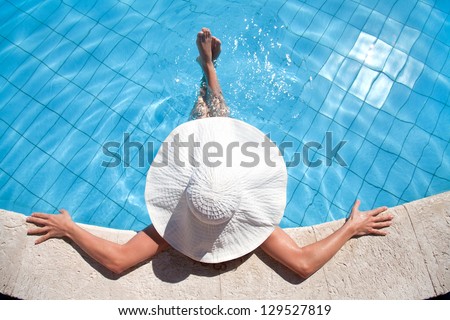 Stock fotó: ő · pihenjen · a · medencénél