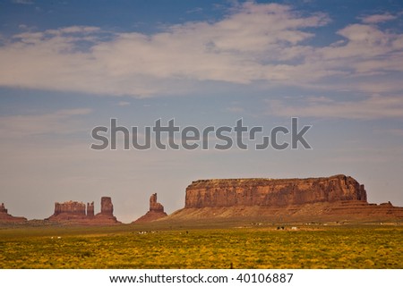 Foto stock: The King On His Throne In The Middle Is A Giant Sandstone Format