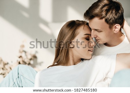 Zdjęcia stock: A Woman With His Eyes Closed Face Kiss Feelings Passion Romance