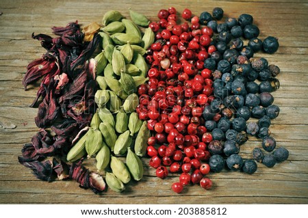 Stok fotoğraf: Dried Hibiscus Flowers Green Cardamom Pink Peppercorns And Jun