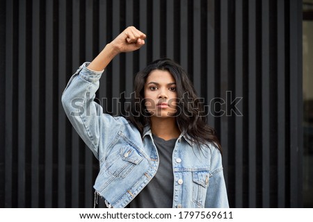 Foto stock: Strong African American Girl Black Woman Fighting For Self Defense